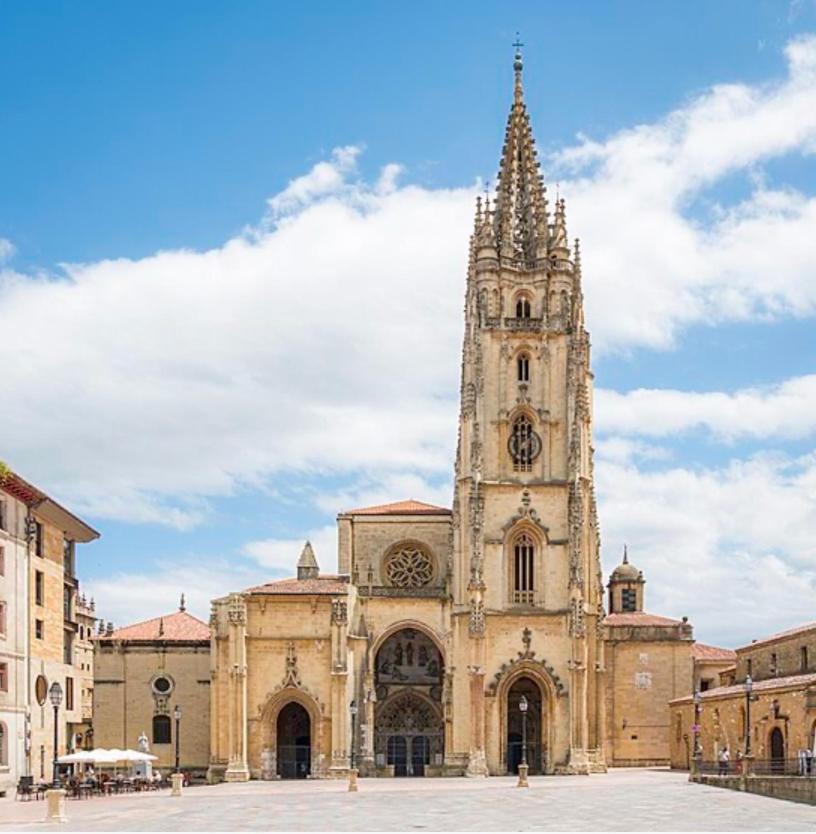 Vistas Monte Naranco Apartamento Con Parking 5Euros Al Dia Oviedo Buitenkant foto