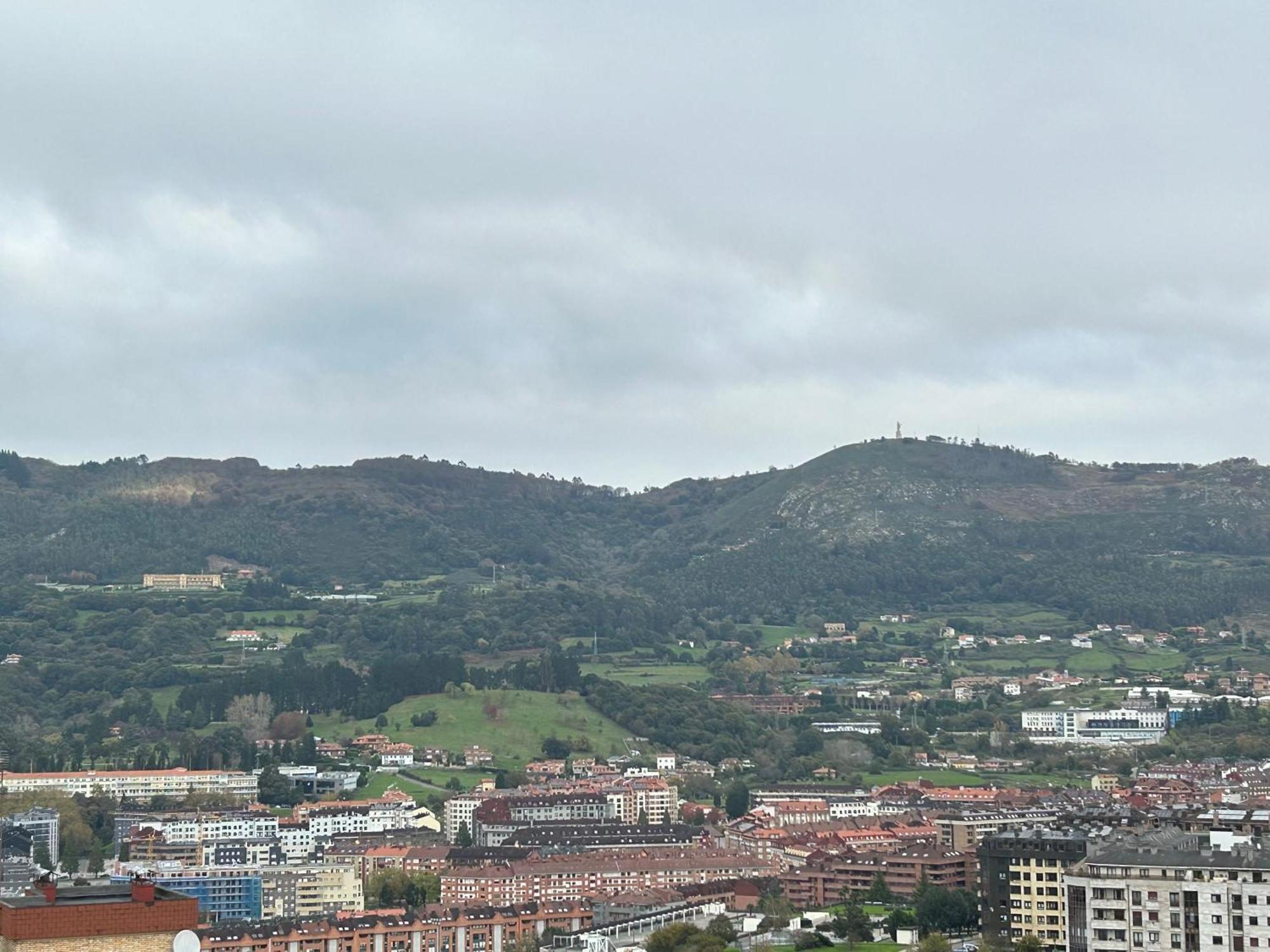 Vistas Monte Naranco Apartamento Con Parking 5Euros Al Dia Oviedo Buitenkant foto
